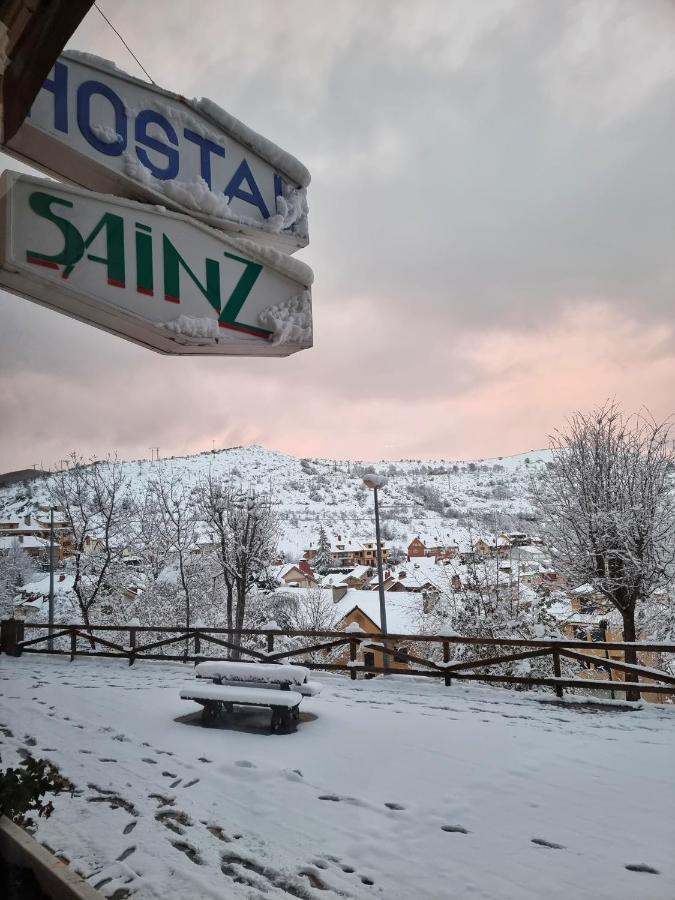 Hostal Sainz Riaño Exteriör bild