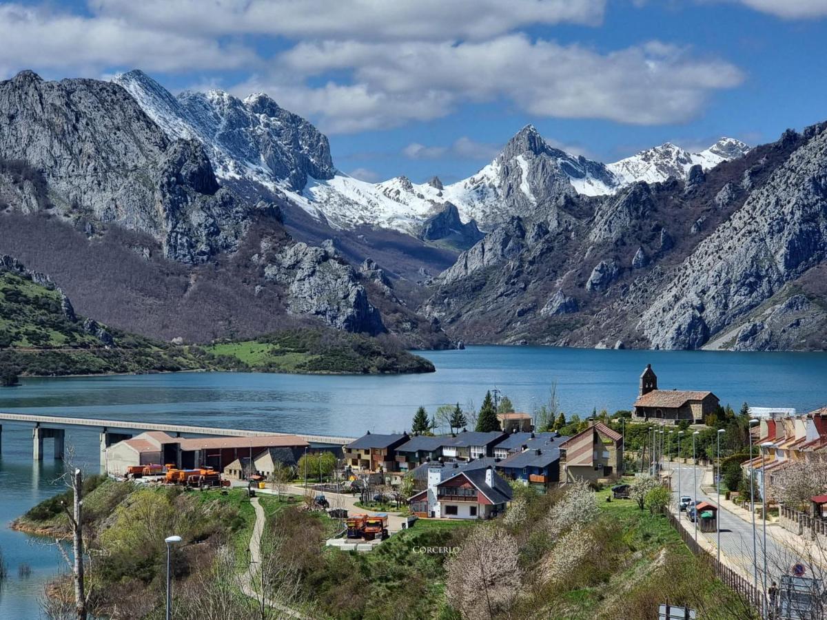 Hostal Sainz Riaño Exteriör bild