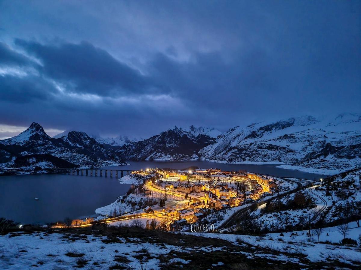 Hostal Sainz Riaño Exteriör bild