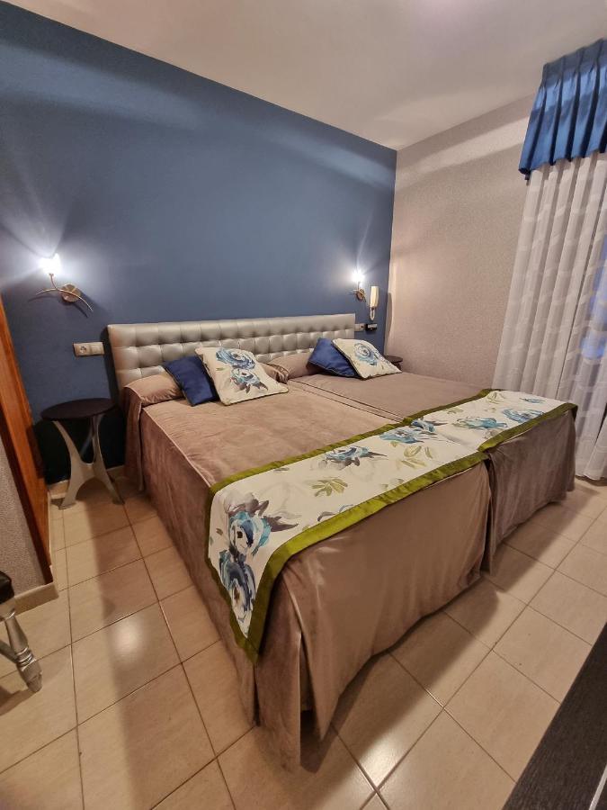 Hostal Sainz Riaño Exteriör bild