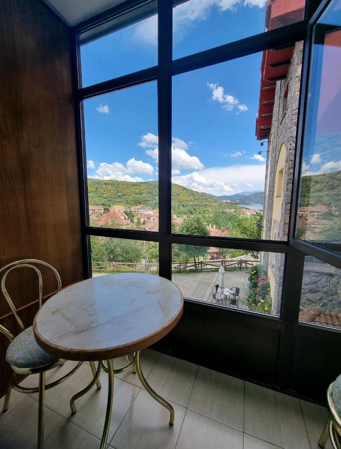 Hostal Sainz Riaño Exteriör bild