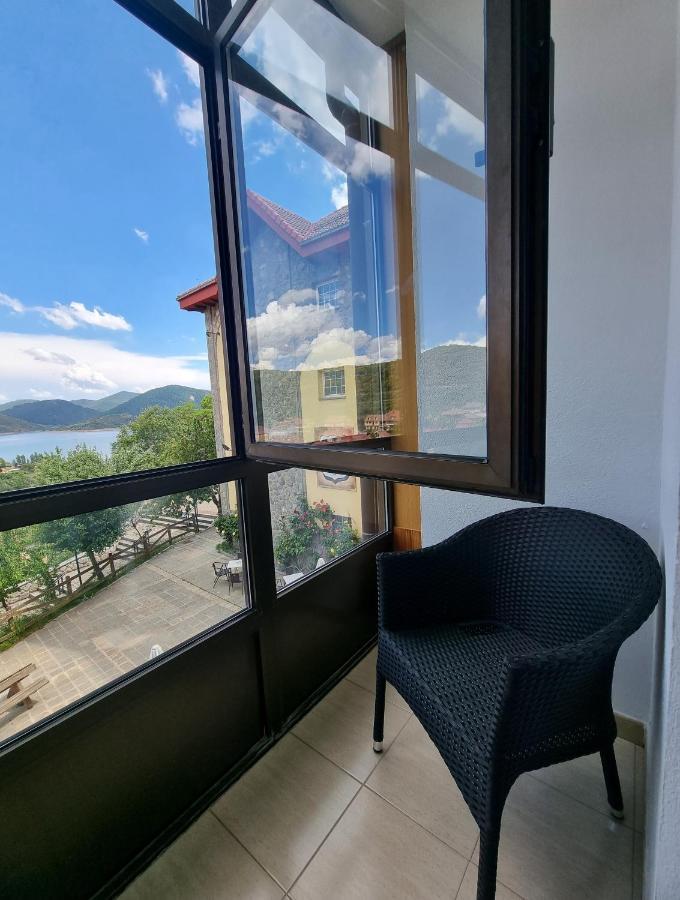 Hostal Sainz Riaño Exteriör bild
